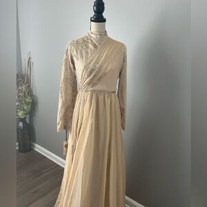 Gamze wedding dress size EUC 38( fits M)